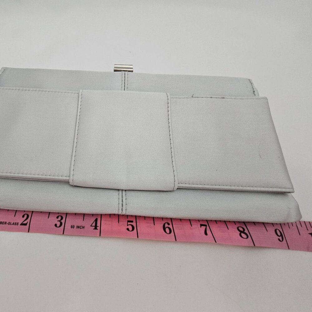 Victoria's Secret Satin Silver Bow Clutch! EUC! - Picture 7 of 8